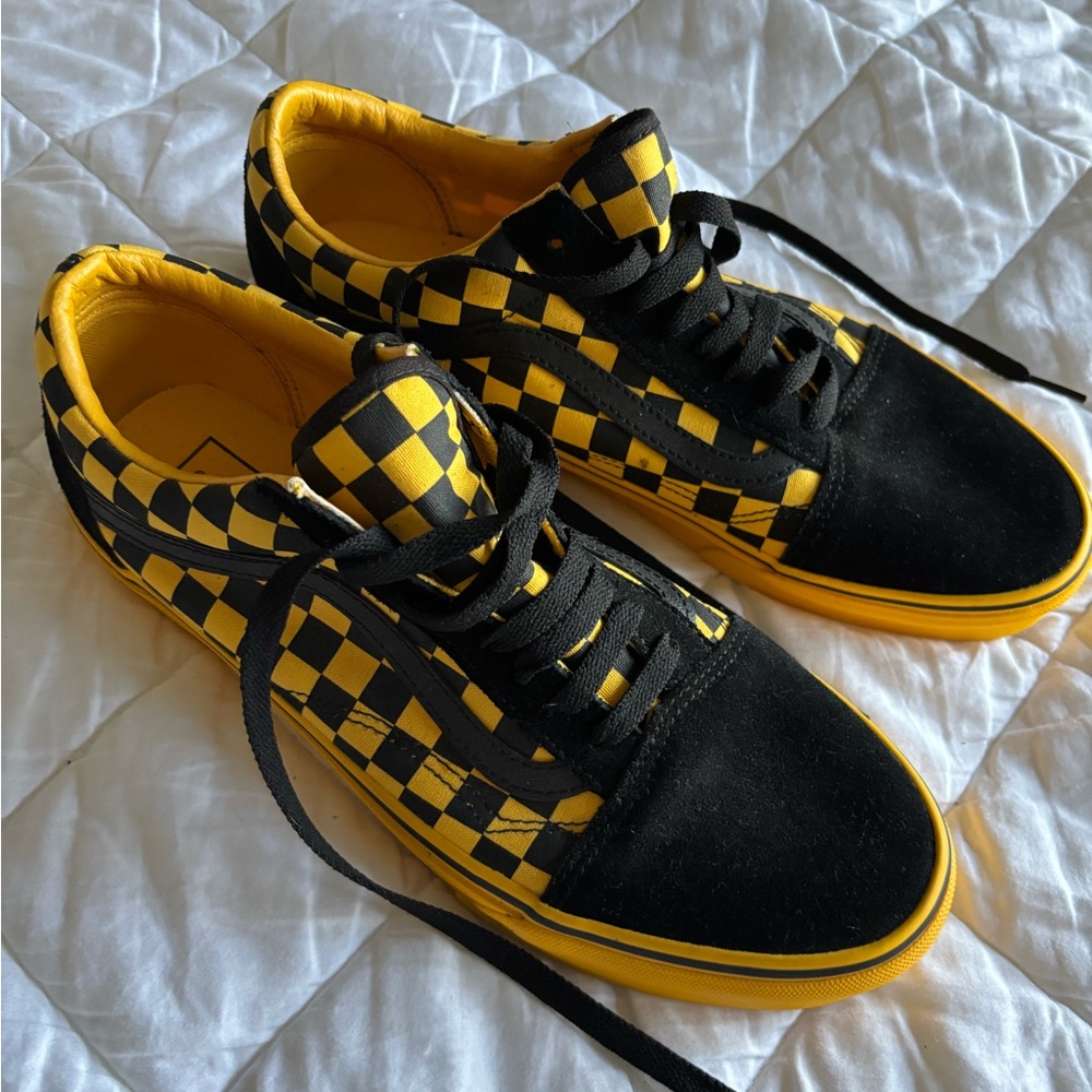 Vans Men's Black and Yellow Checkered Sneakers